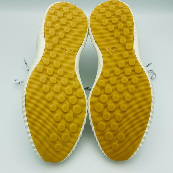New Woman’s Adidas AlphaBounce Size 10 - Picture 12 of 12
